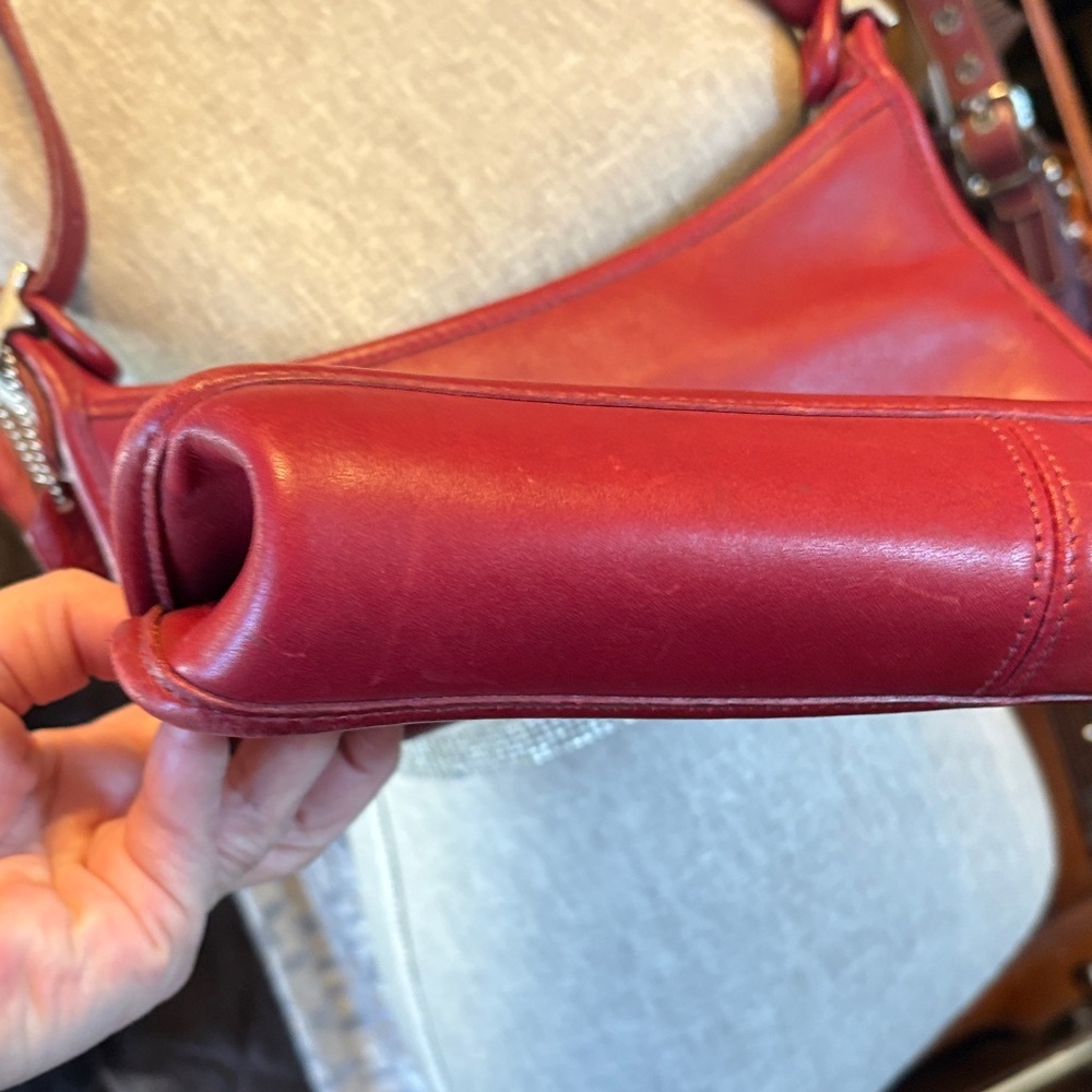 Coach vintage Andrea 9073 Vibrant Red Leather Shoulder Bag - Picture 4 of 11